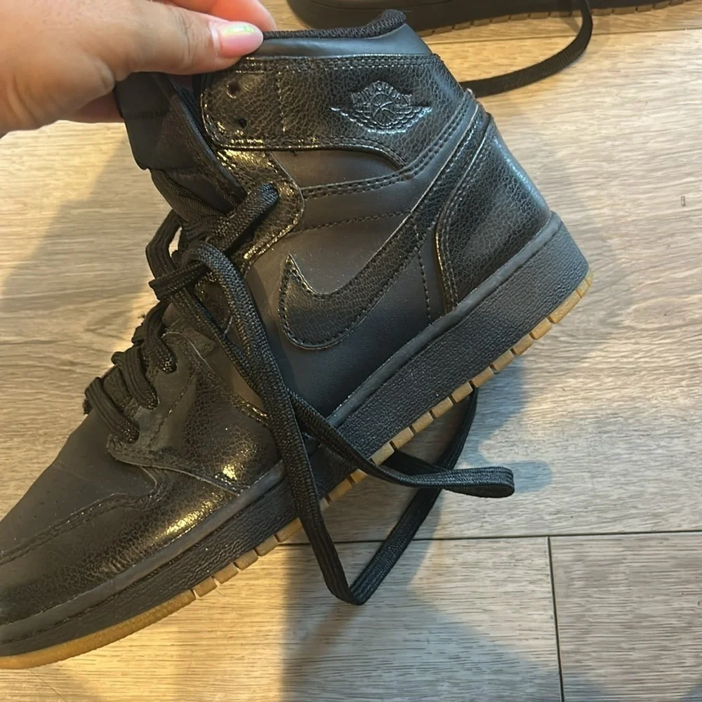 NWT Nike Jordan’s Black High-Top Sneakers 6Y